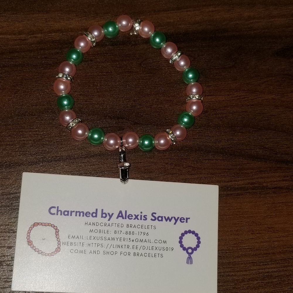 Pearl beaded bracelet  8mm with charm (pink and green)